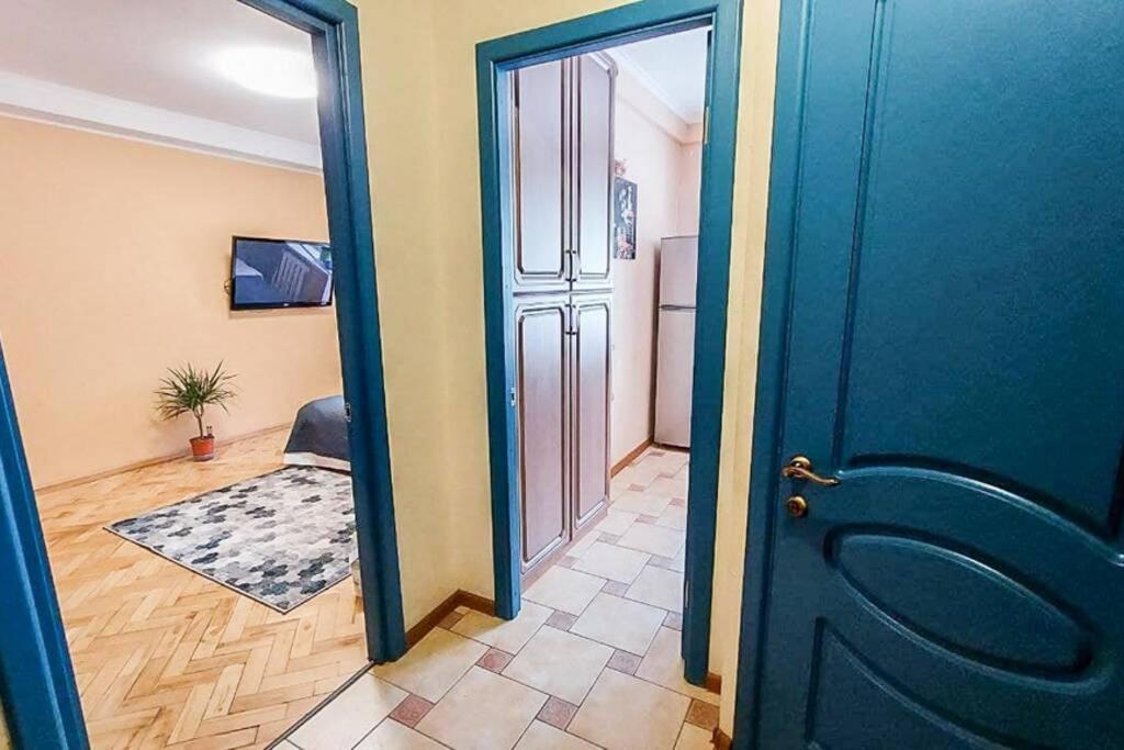 Cozy Flat Lägenhet Kiev Exteriör bild