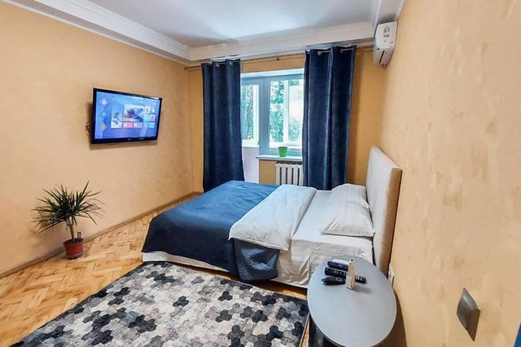 Cozy Flat Lägenhet Kiev Exteriör bild